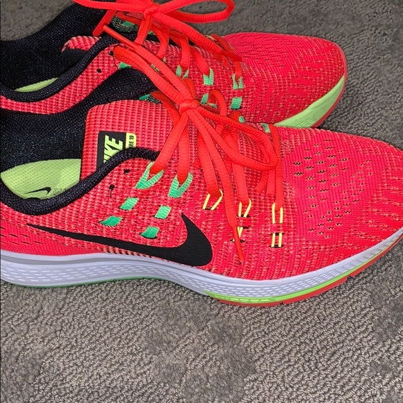 Nike Other - Nike zoom structure 19 running sneaker
